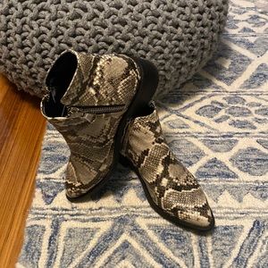 Steven by Steve Madden ankle boots; size 6.5